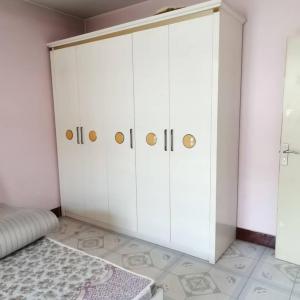 西小区三里三楼房屋出租