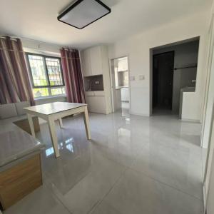 华幸东区68型2楼精装地暖1300不包