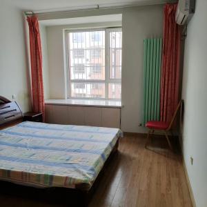 阳光佳园三里四楼2000精装