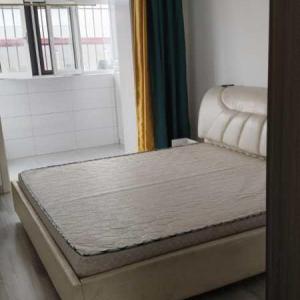 新盛65平三楼精装婚房家具家电齐全1500