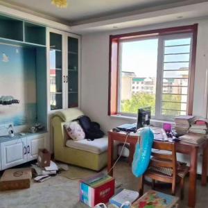 祥和小区80a五楼48万精装