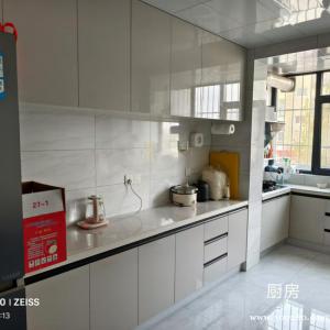 李园二楼80A精装二年76万议