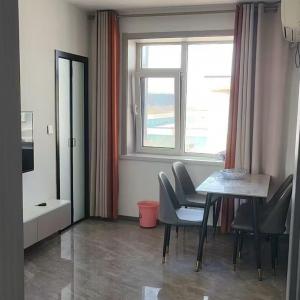 李园小区56型5楼精装1400元带地暖