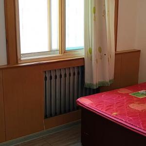 幸福小区80c二楼1800三室