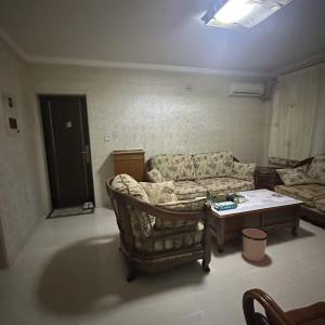 同盛西区2楼70a型精装不边，55万议